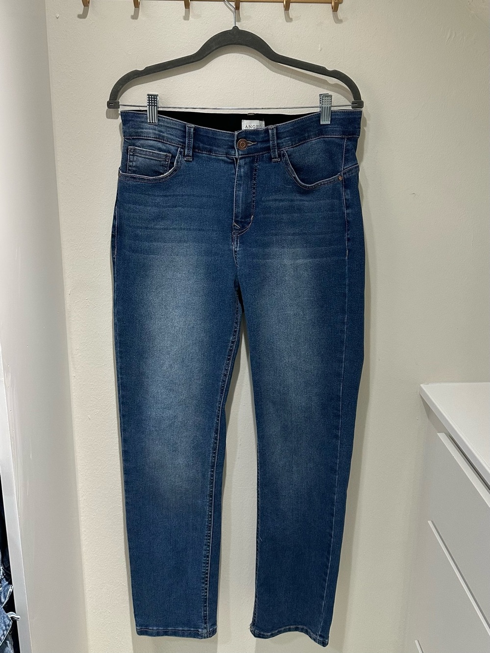 Like New Angels Forever Young
360 Sculpt Straight Jeans - Size 10